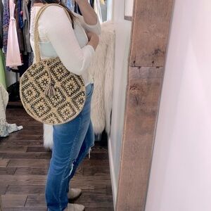 America & Beyond straw vacay bag